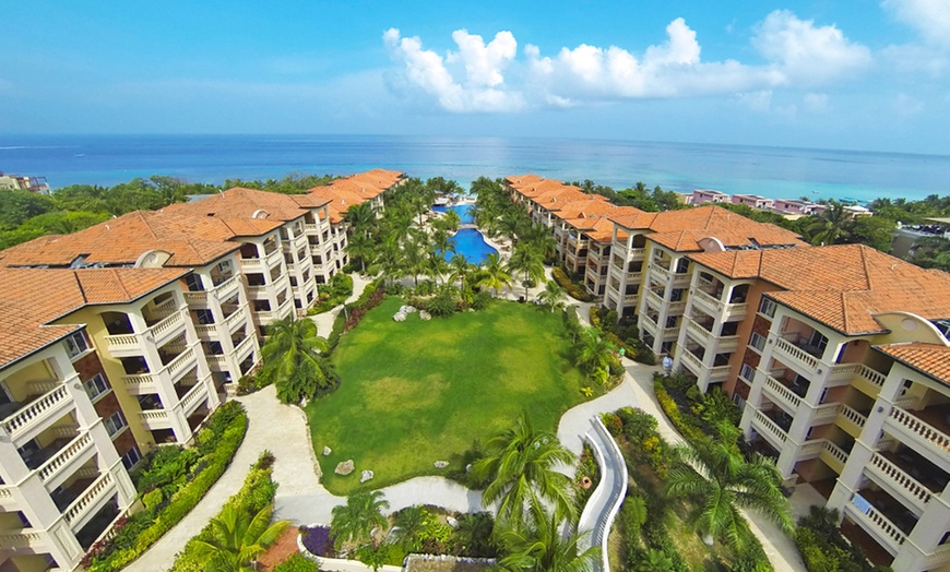 Infinity Bay Spa & Beach Resort In - Roatan, HR | Groupon Getaways