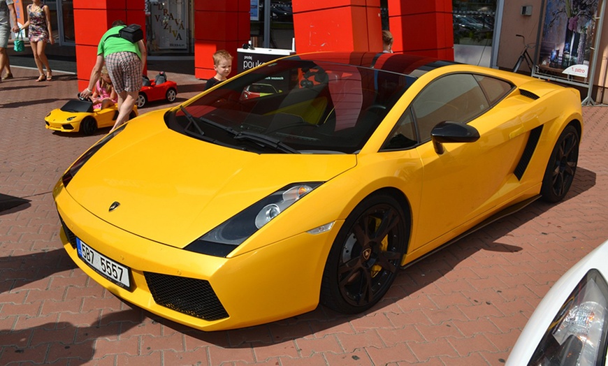 Image 2: Jazda Ferrari lub Lamborghini