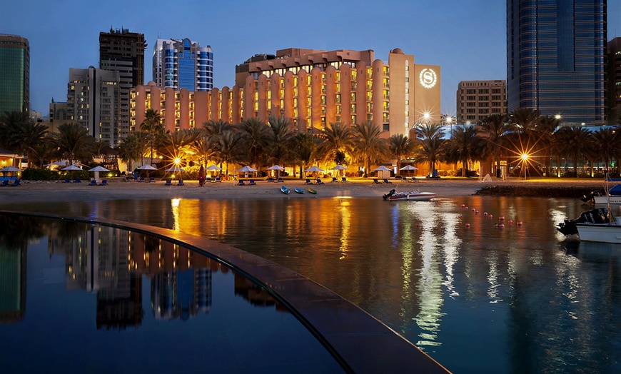 Image 10: 5* Sheraton Abu Dhabi Hotel & Resort