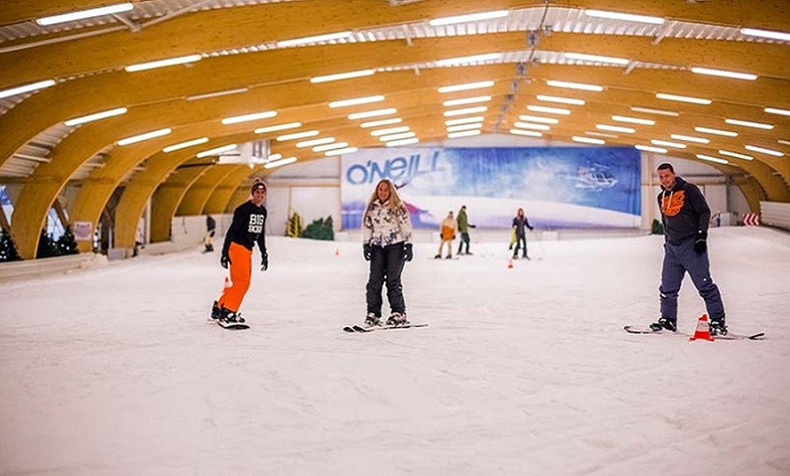 Image 7: Glissez en intérieur : 2 heures de ski et snowboard sur vraie neige