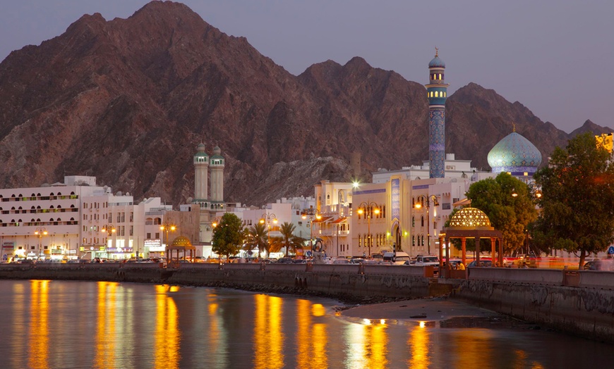 Image 1: 2-Night 4* Stay with Breakfast in Muscat