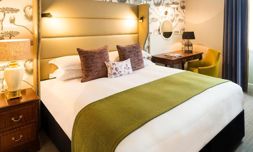 Image 8: Kensington: 4* Stay with Breakfast & Dinner at The Baileys Hotel