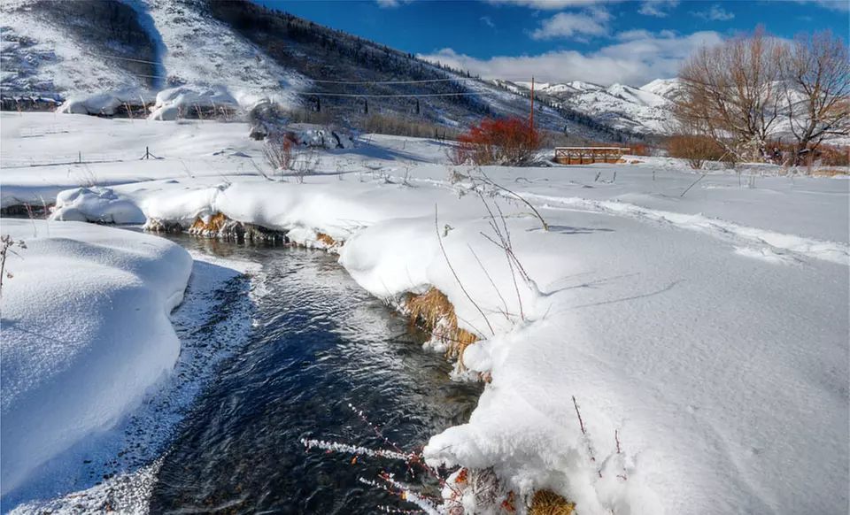 1-Night Stay for Two in a King or Two-Queen Room with Wine at Park City Peaks Hotel in Utah. Combine Up to 2 Nights. - Second Medium