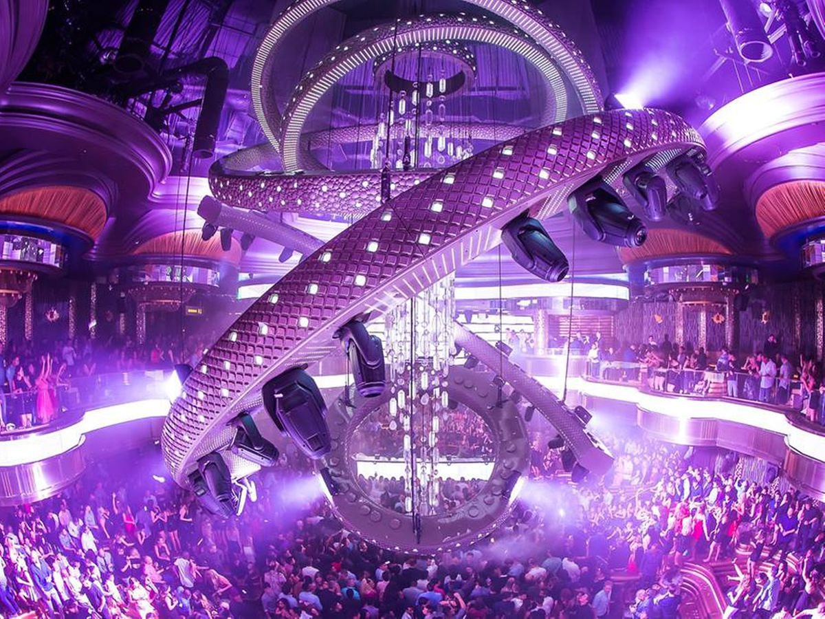 Enjoy Admission for One, Two, Four, or Eight to Vegas Nightclub Crawl!