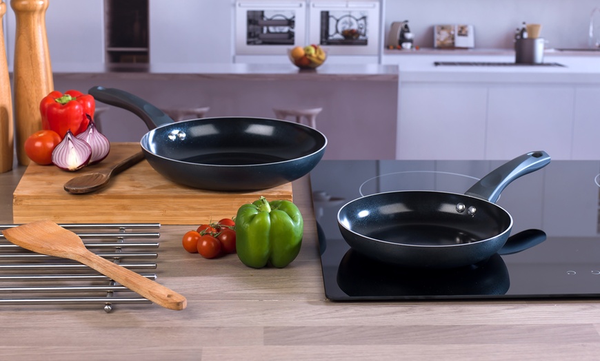 Image 2: Russell Hobbs Ceramic Cookware