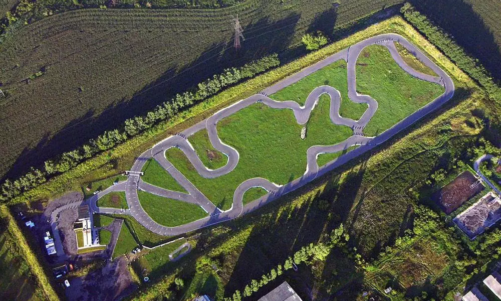 10 Min. Kart fahren mit 9 oder 13 PS auf der Kartbahn Schönerlinde in Wandlitz (bis zu 34% sparen)