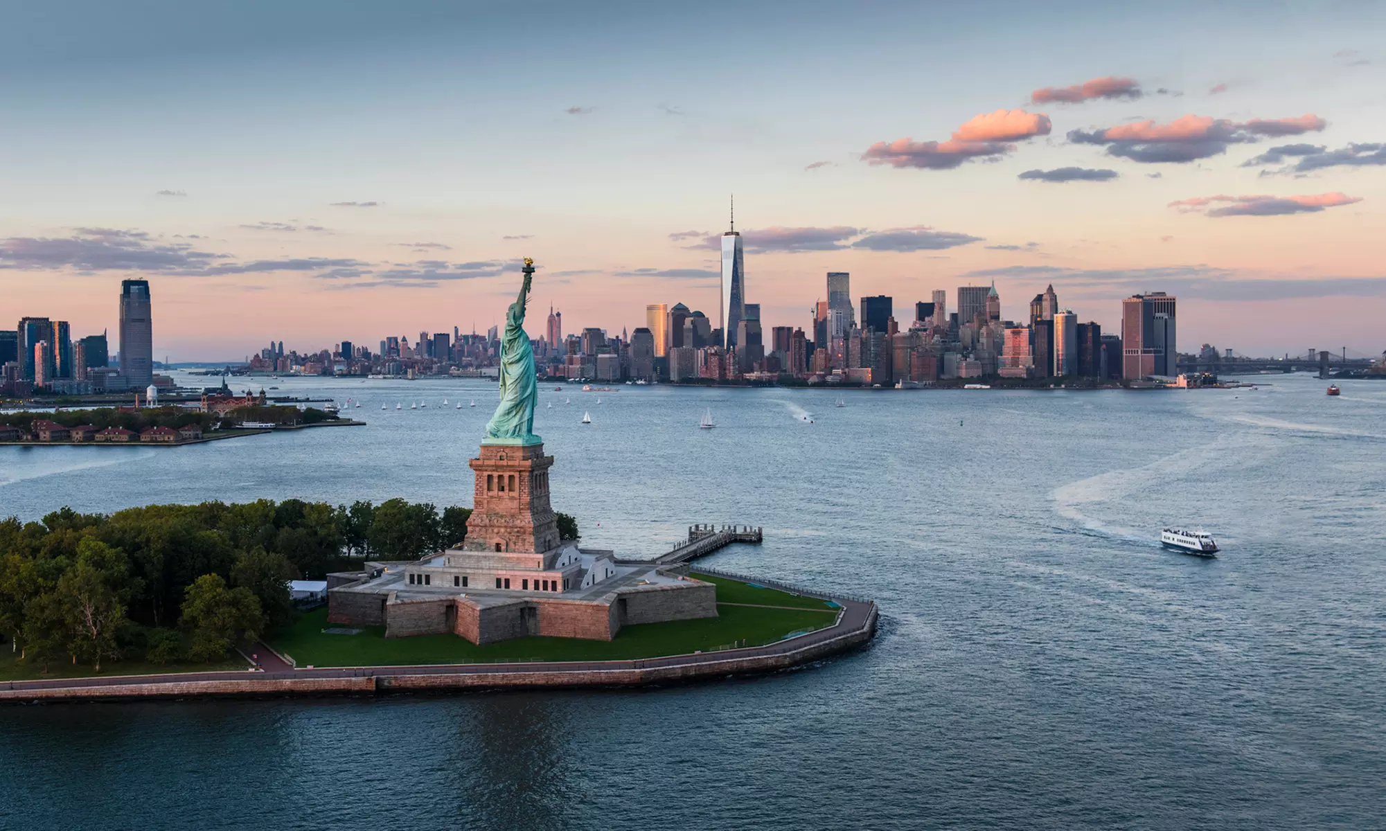 Explorer Pass New York: 3, 5, 7 oder 10 Attraktionen nach Wahl für 1 oder 2 Erwachsene, optional mit 1 oder 2 Kindern - Primary Image