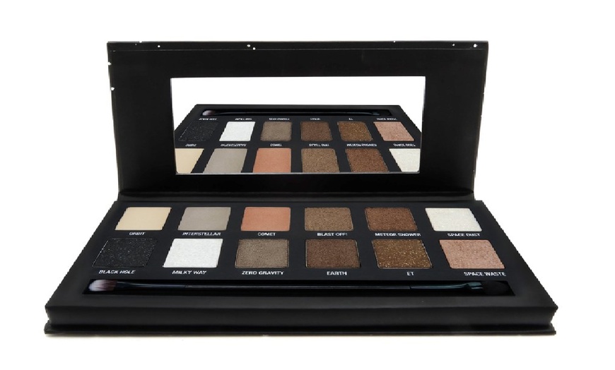 Image 6: W7 Eyeshadow Palette