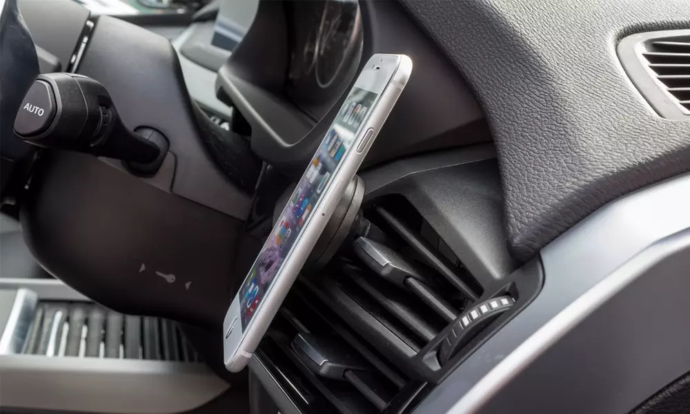 Magnetische Smartphone-Halterung für den Pkw - Second Medium