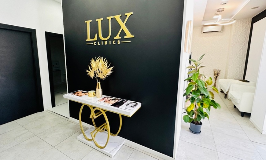 Image 4: Vial infiltrado de relleno dérmico en zona a elegir