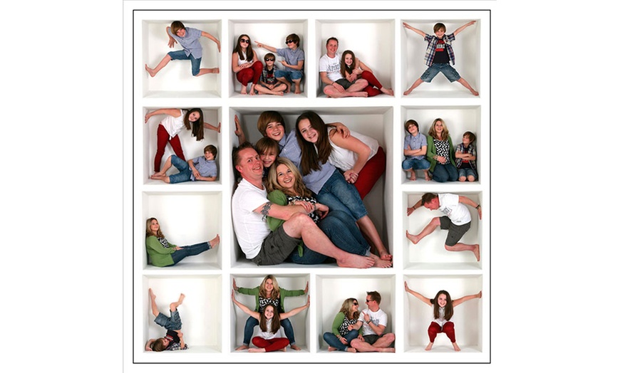 Image 3: Group Photoshoot With Prints