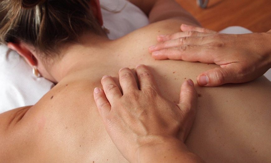 Image 7: Lomi Lomi Nui Ganzkörpermassage / Rücken-Massage / Gesichts-Massage