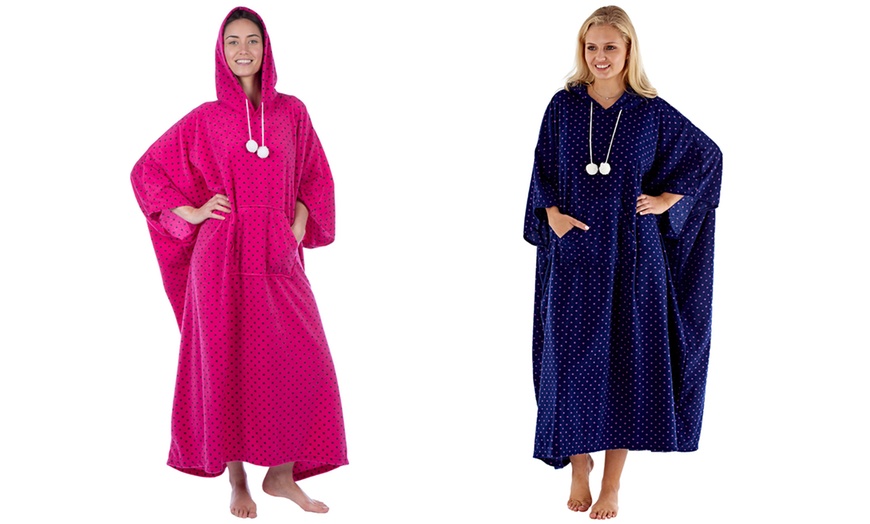 Image 1: Fleece Poncho Robe