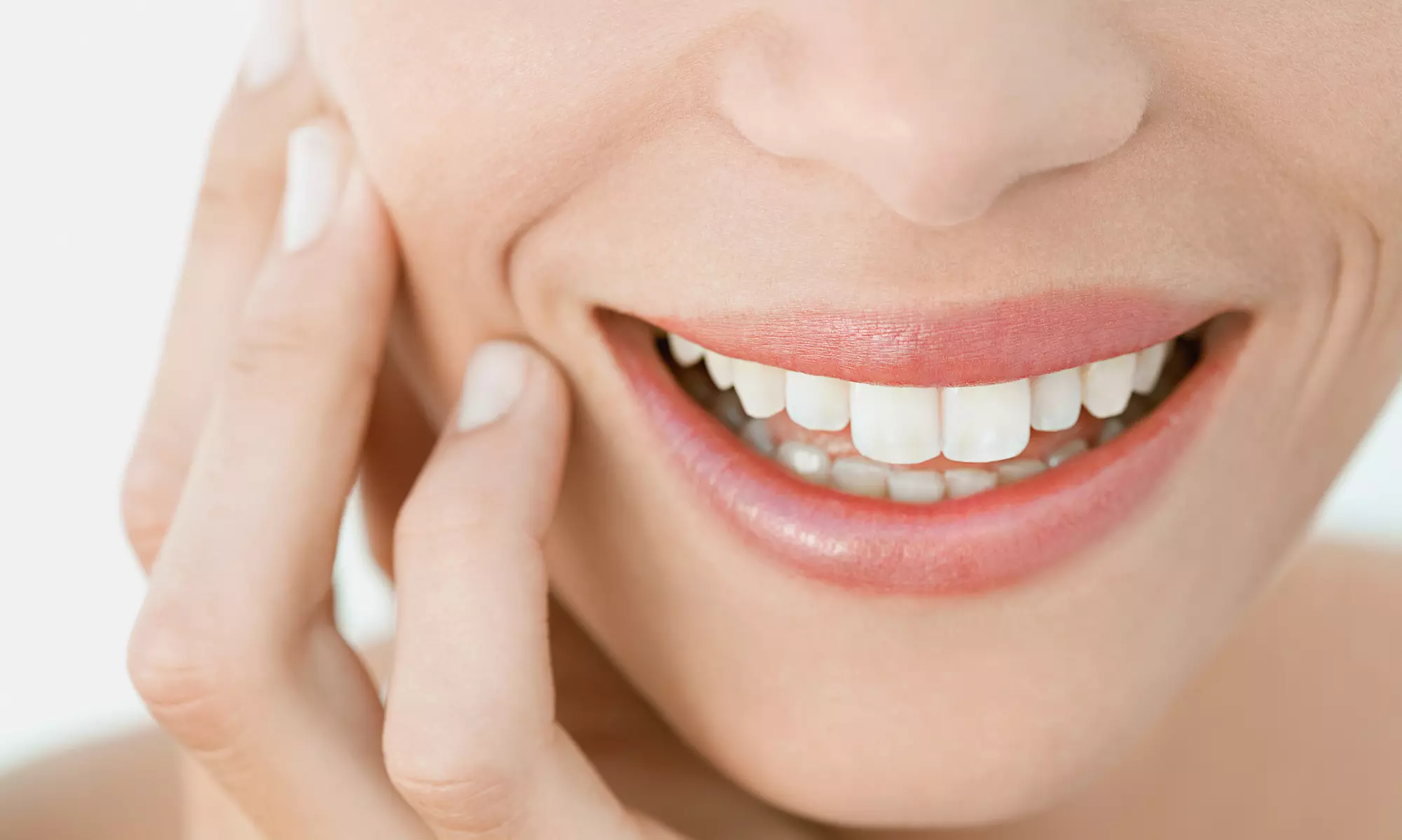 Hasta 58% de dto. en Limpieza dental en WHITE CLINICA DENTAL