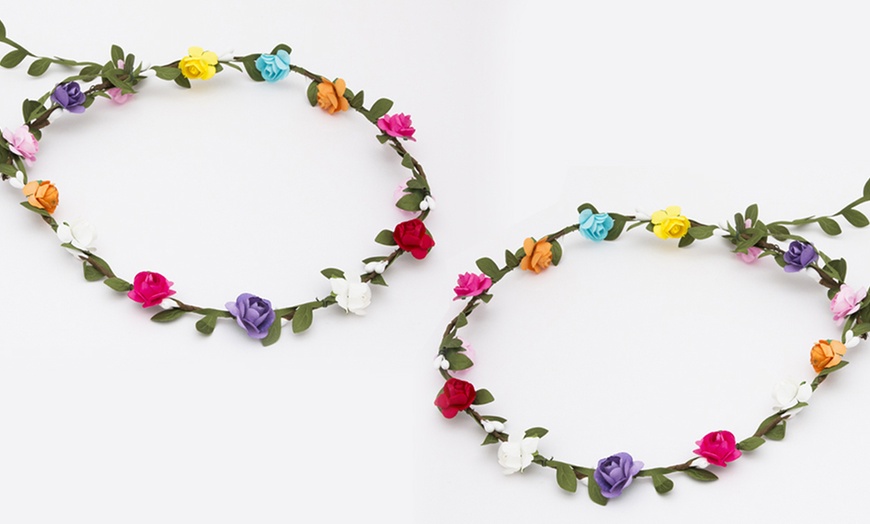 Image 3: Flower Head Garland