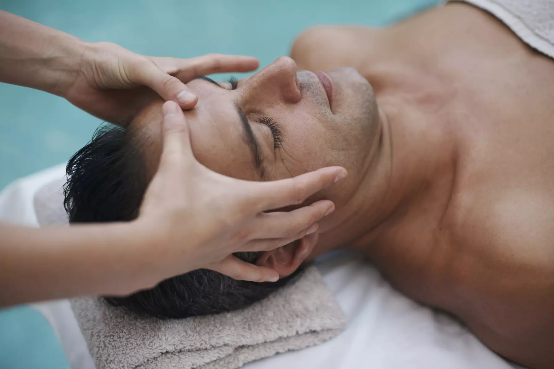 TN Beauty Salon offers men's facial sessions for radiant skin with up to 50% off. - Primary Image