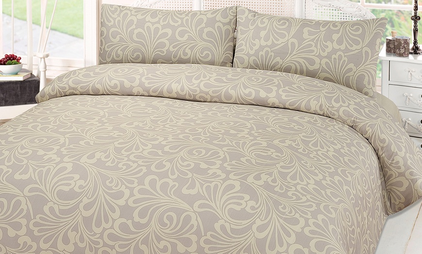 Image 2: Mayfair Duvet Set