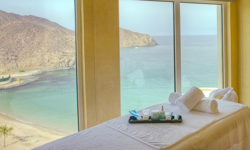 Image 5: 4* Khor Fakkan Resort Stay