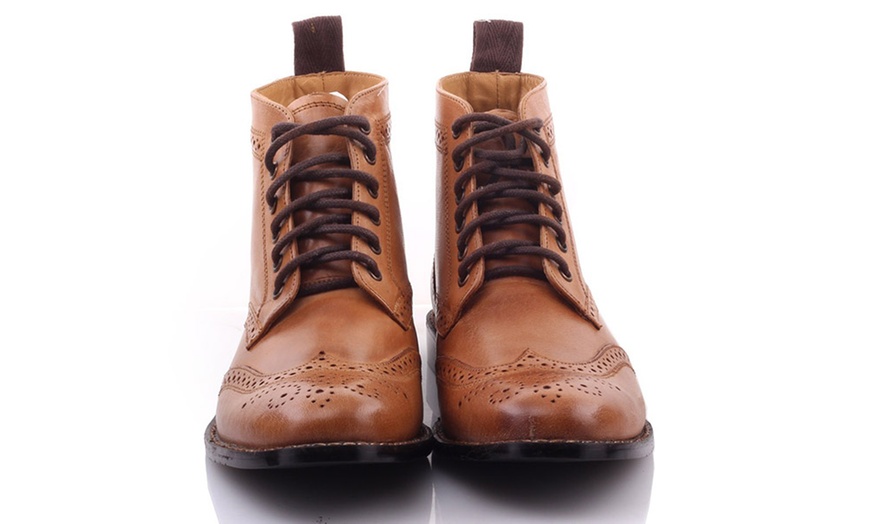 Image 8: Men's Brogue Boots