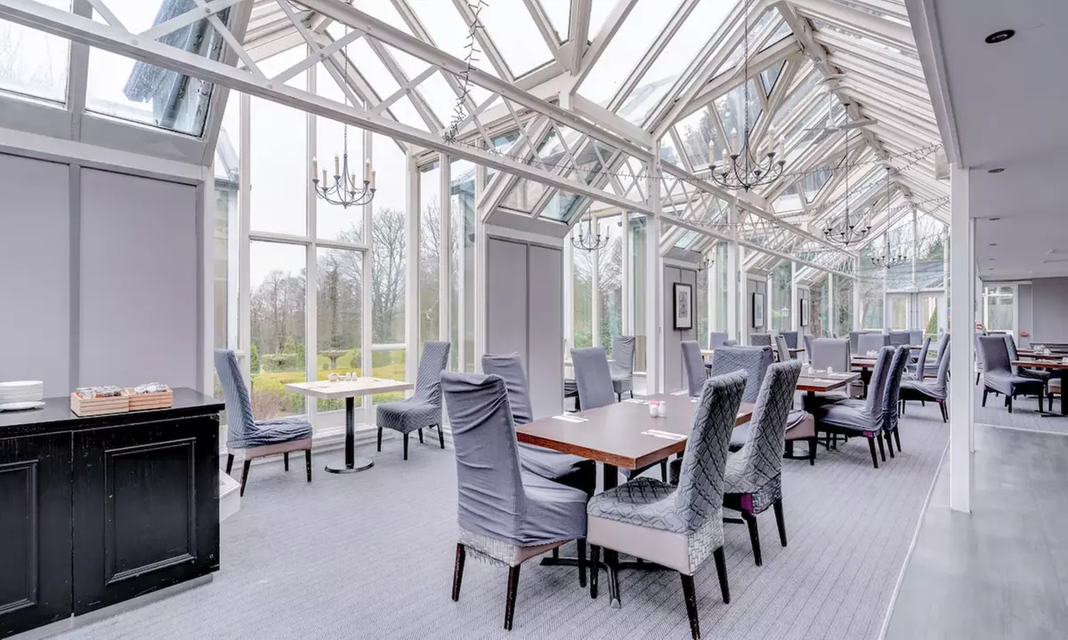 Dundee: Elegant 4* Stay with Breakfast & Dinner