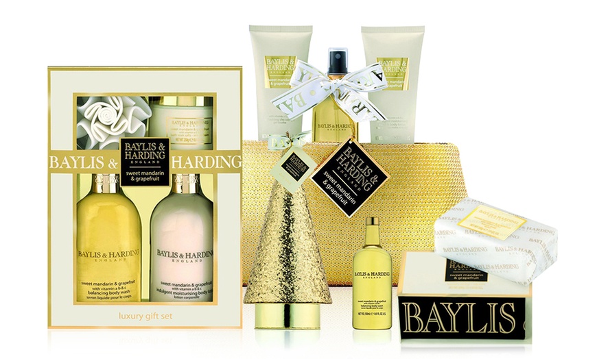 Image 1: Baylis & Harding Gift Sets