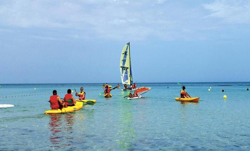 Image 8: ✈ Tunisie : 7 nuits en hôtel 4*, vols A/R et demi pension