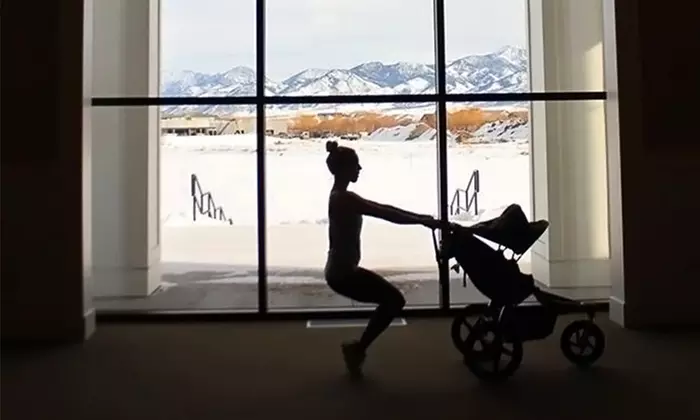 One Month of Unlimited Fitness Classes or 5 or 10 Barre Classes at MommiesRFit (Up to 55% Off) - Primary Image