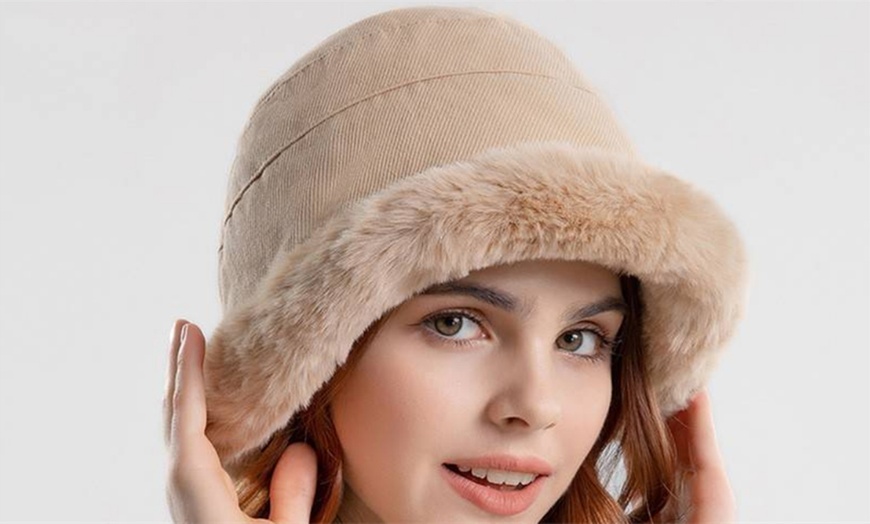 Image 1: Women's Winter Faux Fur Bucket Hat