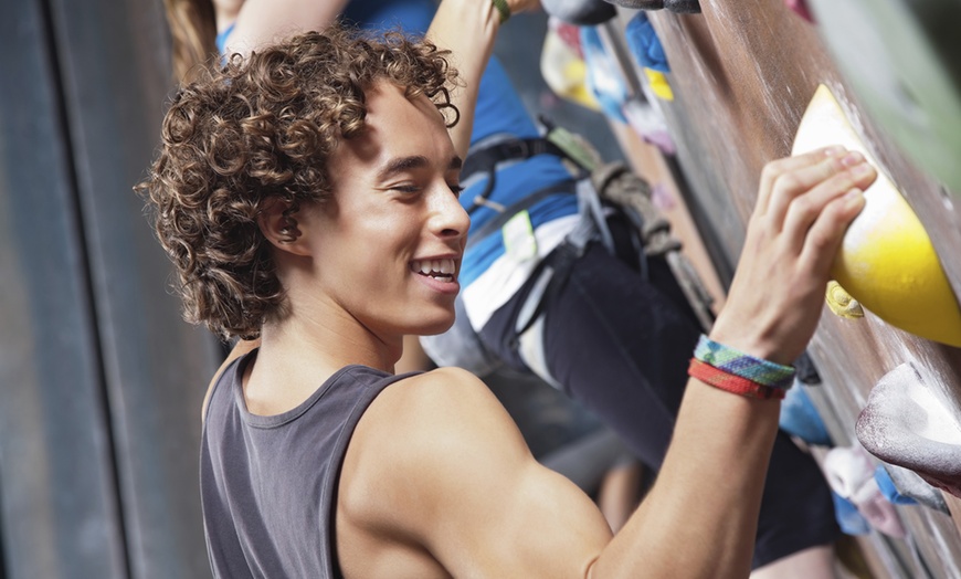 Image 1: All-Day Bouldering Course