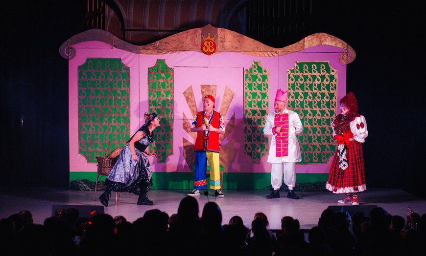 Image 4: The Wizard of Oz- A Wicked Glesga Panto!