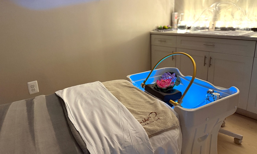 Image 2: 60-Min SIgnature or 90-Min Deluxe Head Spa & Infrared Sauna Sessions