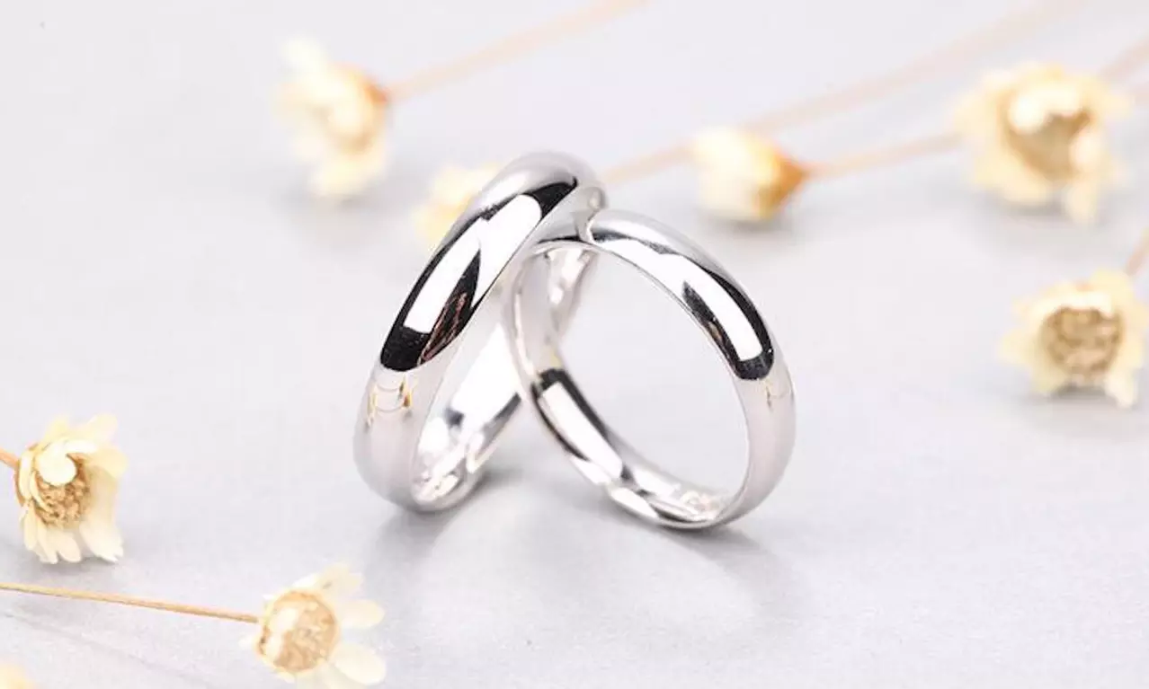 2 bagues alliances argent homme et femme - Primary Image