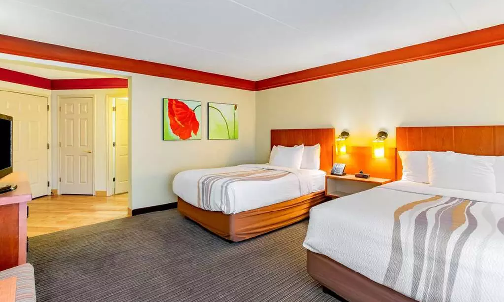 Enjoy WiFi at La Quinta Inn & Suites Hotel by Wyndham Raleigh/Durham Southpoint. Book now! - Primary Image