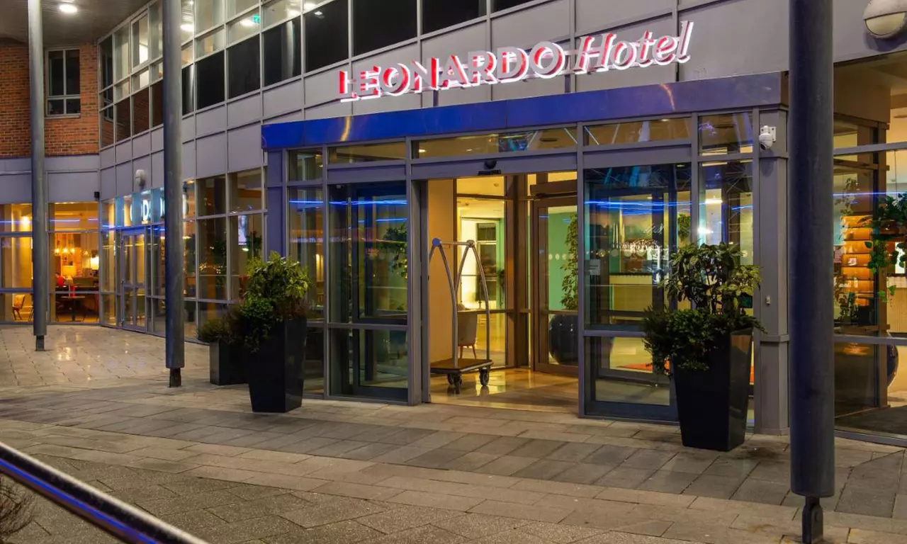 Liverpool: Double Room with Full English Breakfast