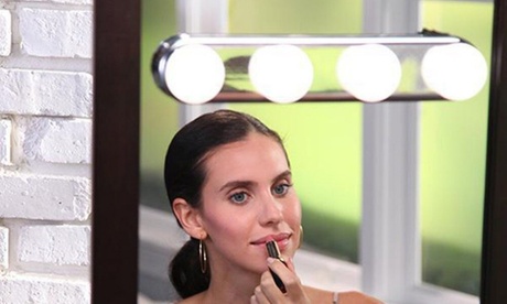 Fino a 4 luci per il trucco con 4 lampadine