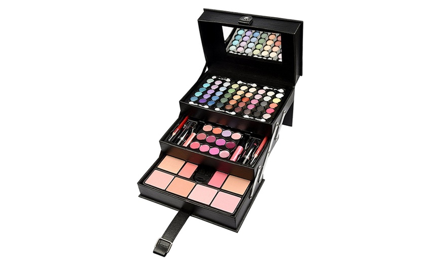 Image 19: Urban Beauty Cosmetics Sets