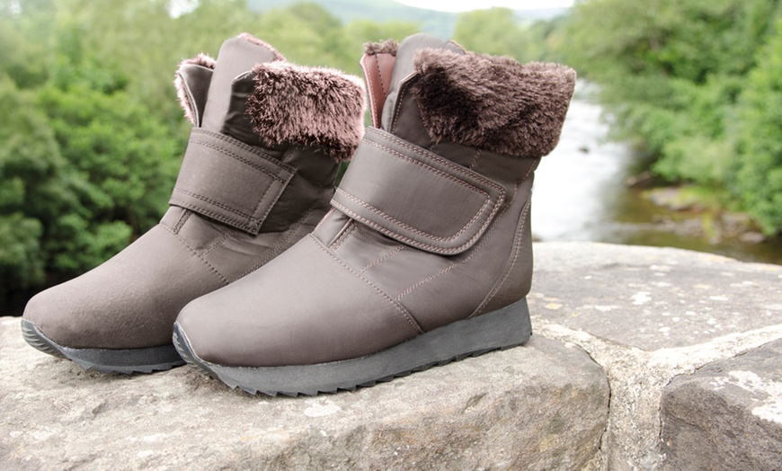 Image 2: Women's Ice Tread Boots