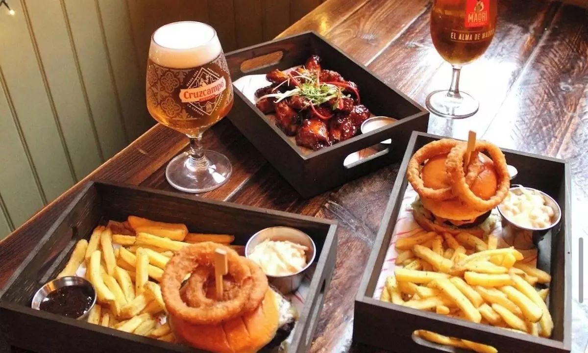 Manchester: One Night w/Breakfast, Optional Bottle of  Prosecco&Dinner