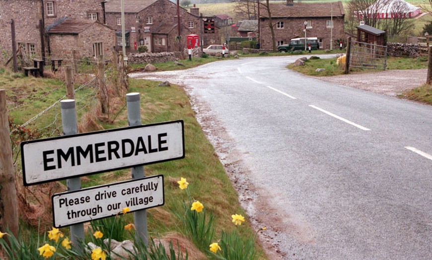 Image 3: Leeds: 1-2 Nights with Breakfast and Emmerdale Village Tour