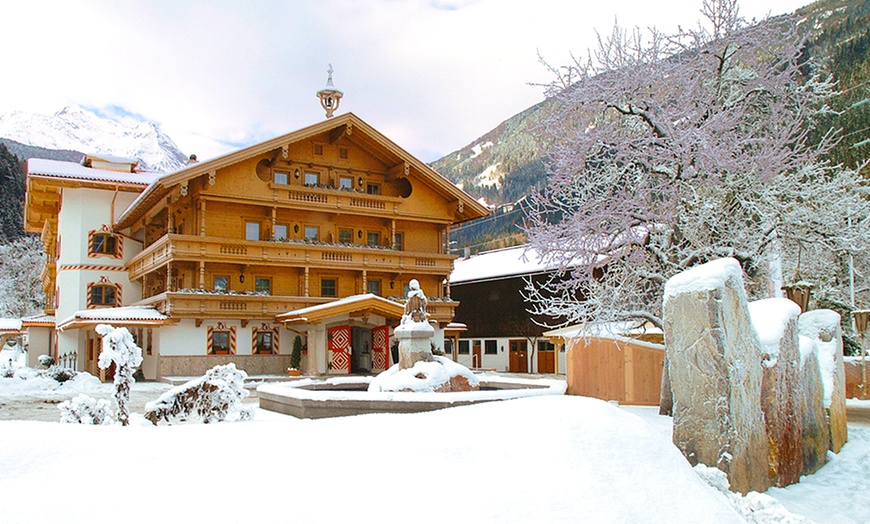 Image 1: 4-Sterne-Hotel mit Halbpension im Zillertal