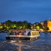 Image 13: Grachtenpracht: Amsterdam vanaf het water in het licht óf donker