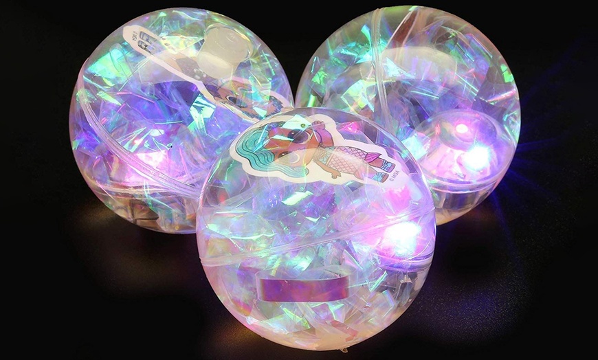 Image 2: LOL Surprise Light-Up Glitz Balls