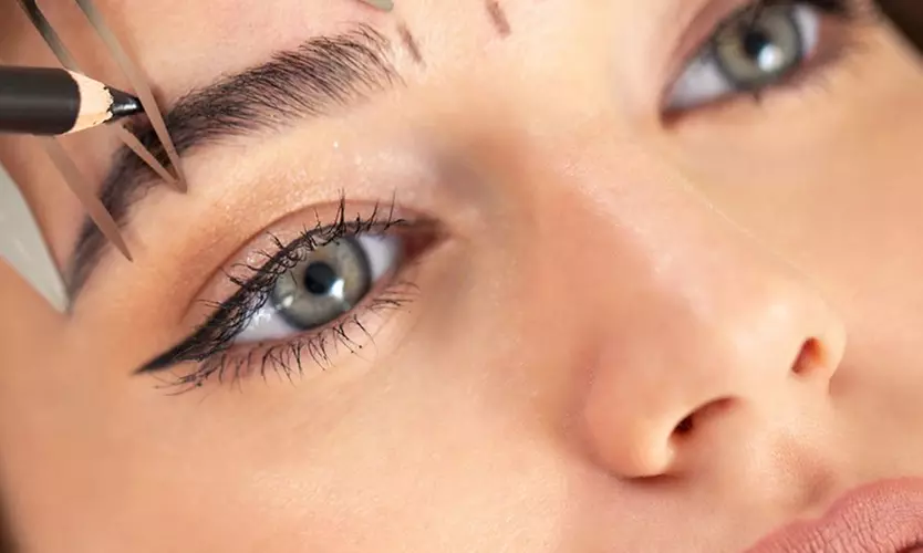 1 o 2 sesiones de microblading de cejas o micropigmentación de labios