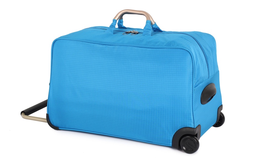 Image 9: It Luggage Lightweight Trolley