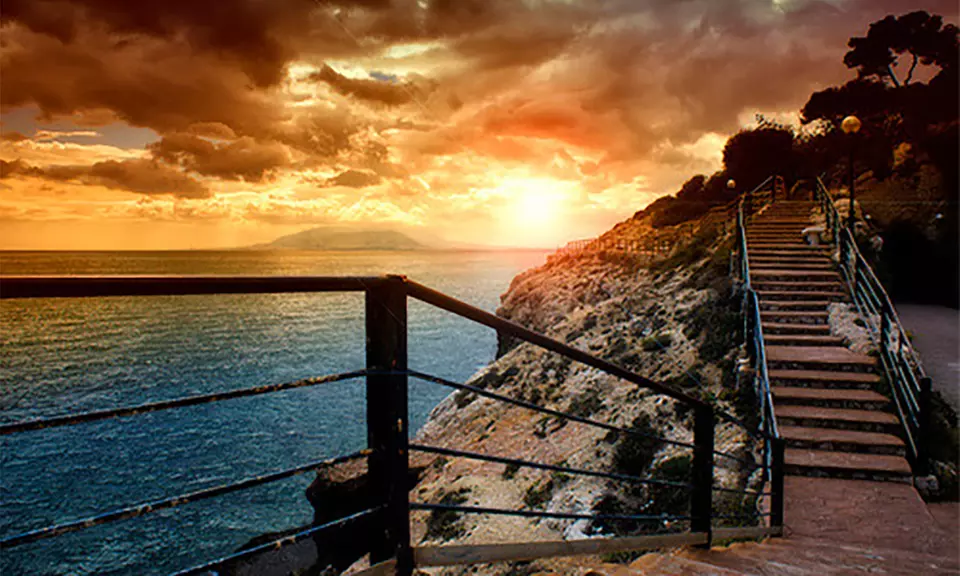 Málaga: 1, 2, 3, 5 o 7 noches para 2 o 4 personas en apartamento - Primary Image