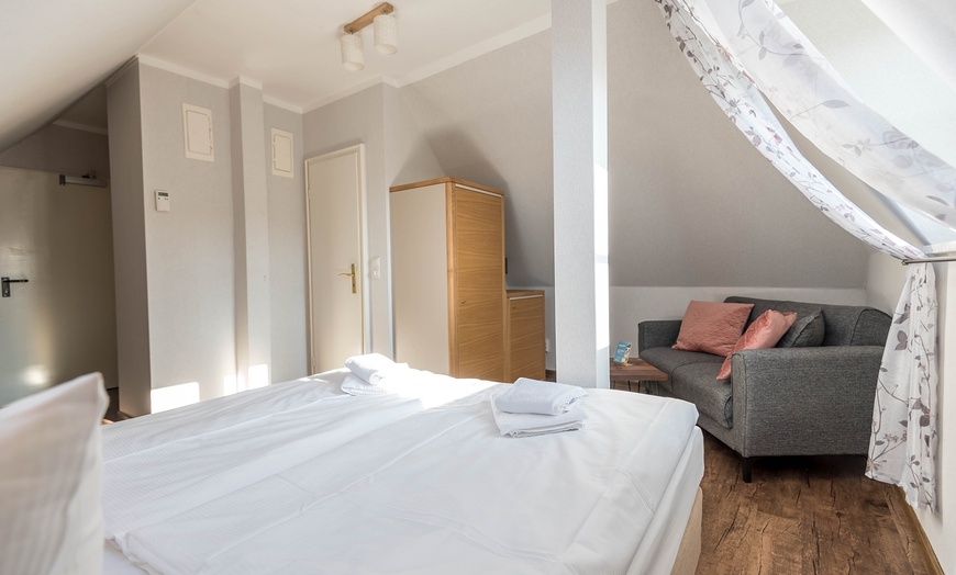 Image 12: Rügen: Doppelzimmer mit Frühstück, Pool & Sauna, opt. Abendessen