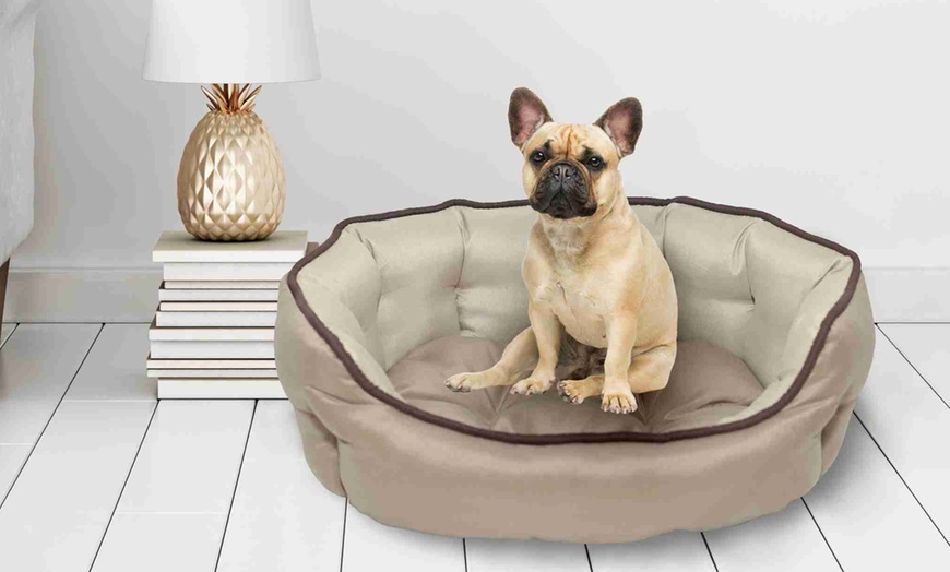 Image 7: Quilted Pet Bed