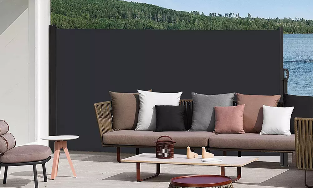 Tenda a scorrimento laterale avvolgibile, disponibile in 2 colori - Primary Image