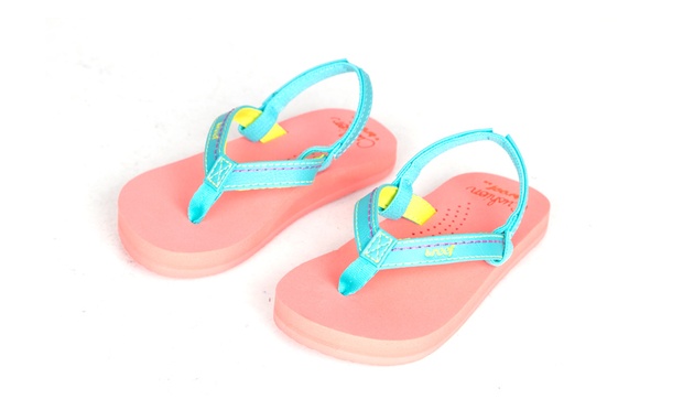 Pen M'sia: Reef Kid's Flip Flops or Sandals 4 Designs