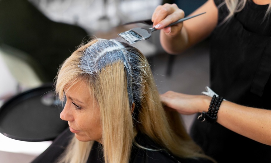 Image 4: Lavado, corte de puntas y secado con opción a tinte, mechas o ambas